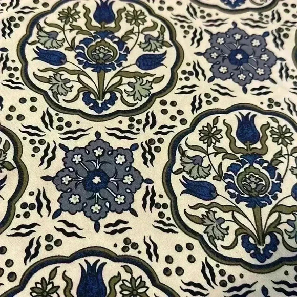 MAX STUDIO | Blue and White Floral Mini Dress - Picture 4 of 4